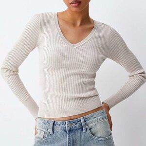 Fitted Beige Ribbed Long Sleeve V-Neck Shirt from Simons (By TWIK) - Size Medium